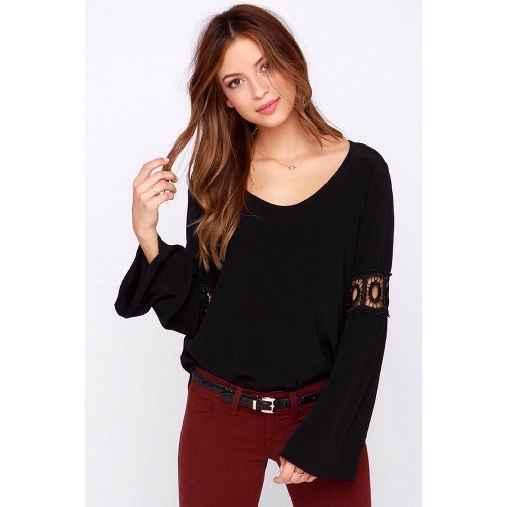 💕LUCY LOVE💕 Bell Long Sleeve Flare Top